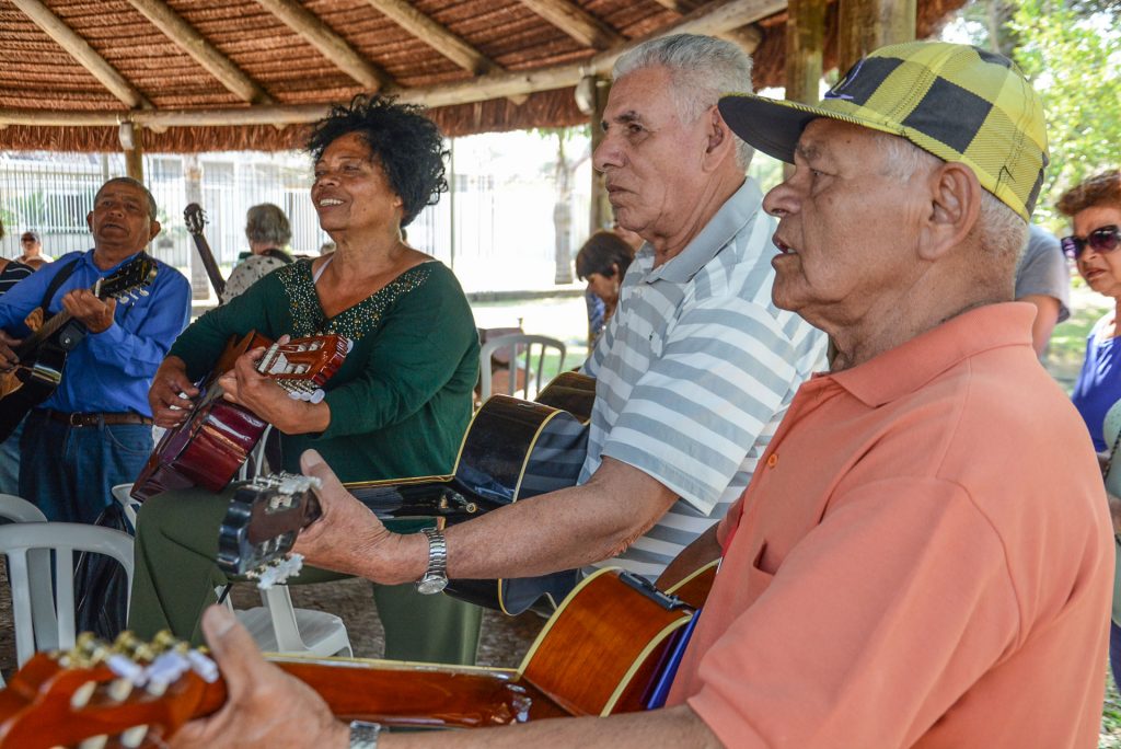 Pinhais realiza atividades da Semana da Pessoa Idosa 1 @Semana do Idoso