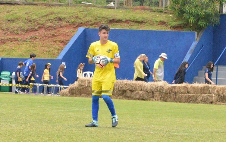 Jovem pinhais universidades EUA