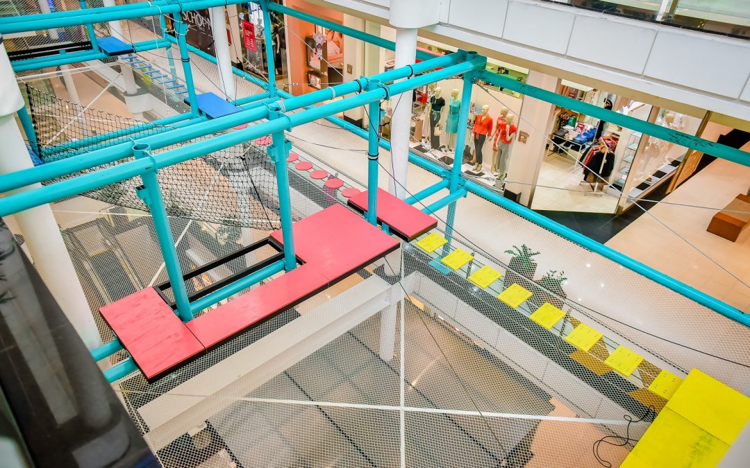 Shopping inaugura circuito indoor de arvorismo radical, inédito na cidade