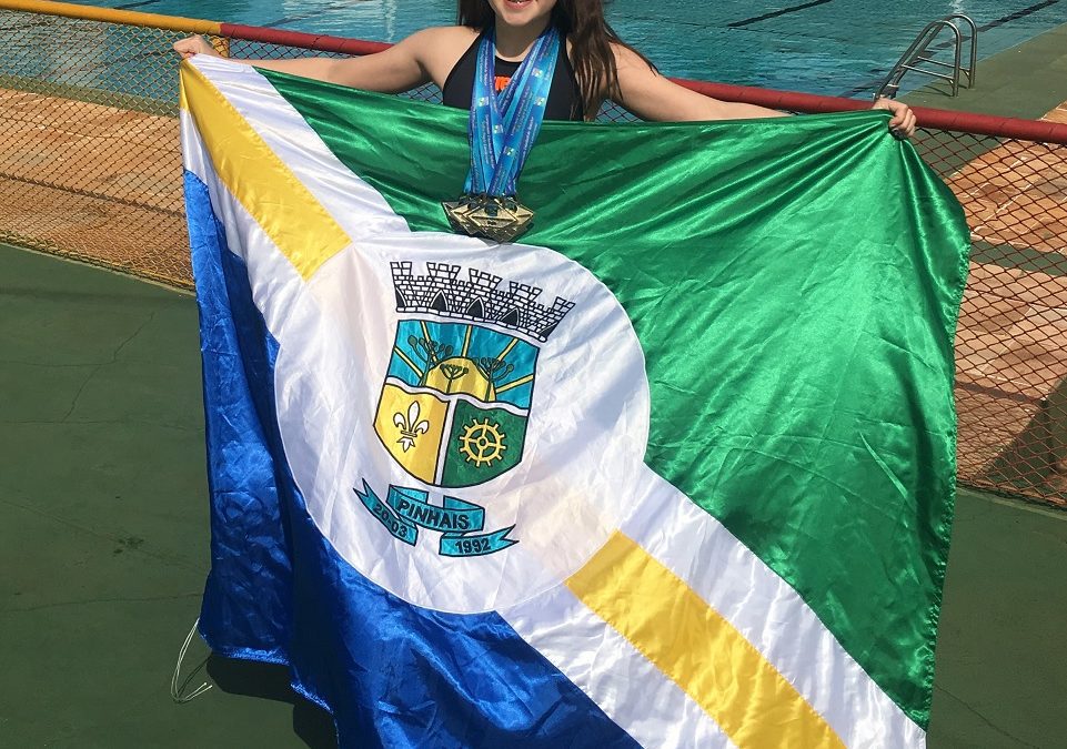 Atleta de Pinhais conquista nove medalhas em Campeonato Estadual do Interior de Natação