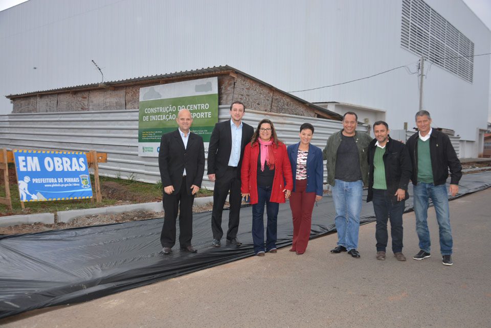 Ministro do Esporte visita obras do Centro de Iniciação ao Esporte (CIE) 1 Visita-Ministro-Esporte