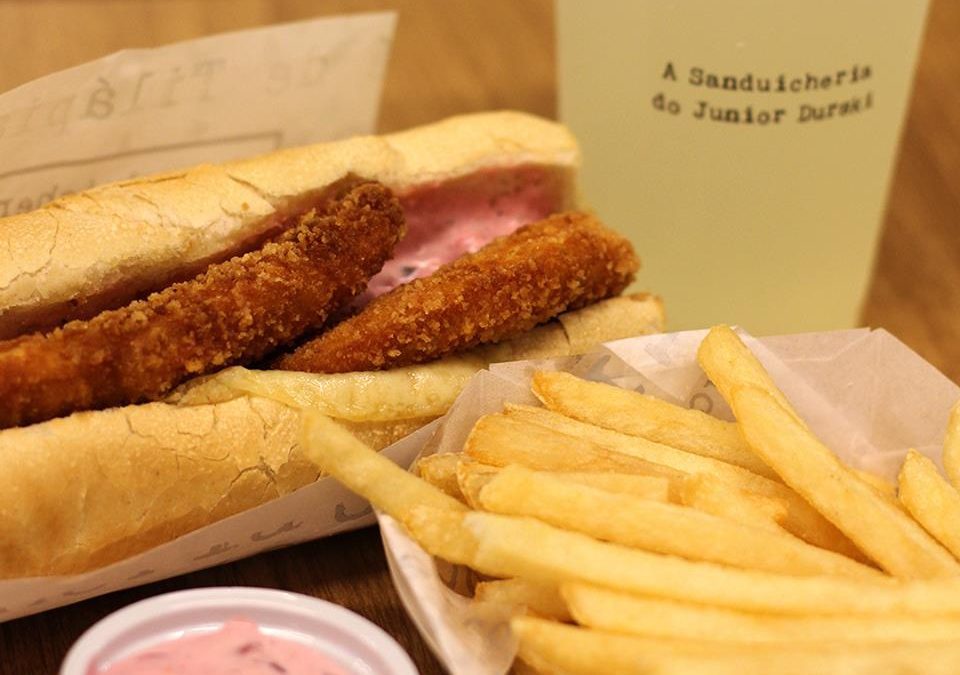 Vó Maria Durski e Sanduicheria do Junior Durski chegam ao Shopping Estação