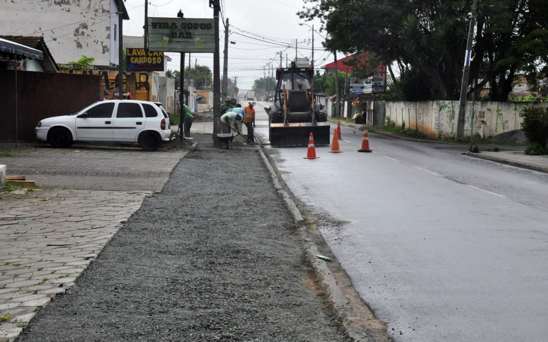 Ruas do bairro Vargem Grande recebem calçadas