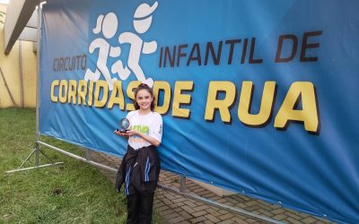 Atleta de Pinhais fica em terceiro lugar geral em premiação de corridas de rua