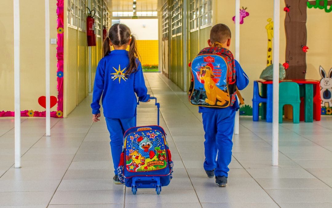 Segunda-feira é dia de retorno às aulas em Pinhais