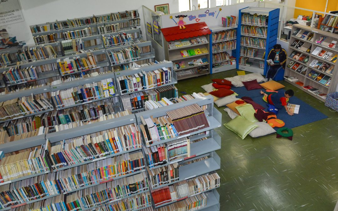 Visite a Biblioteca Pública de Pinhais, se surpreenda e aproveite os prazeres da leitura
