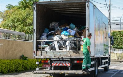 Saiba informações úteis sobre a coleta de lixo comum e reciclável do município