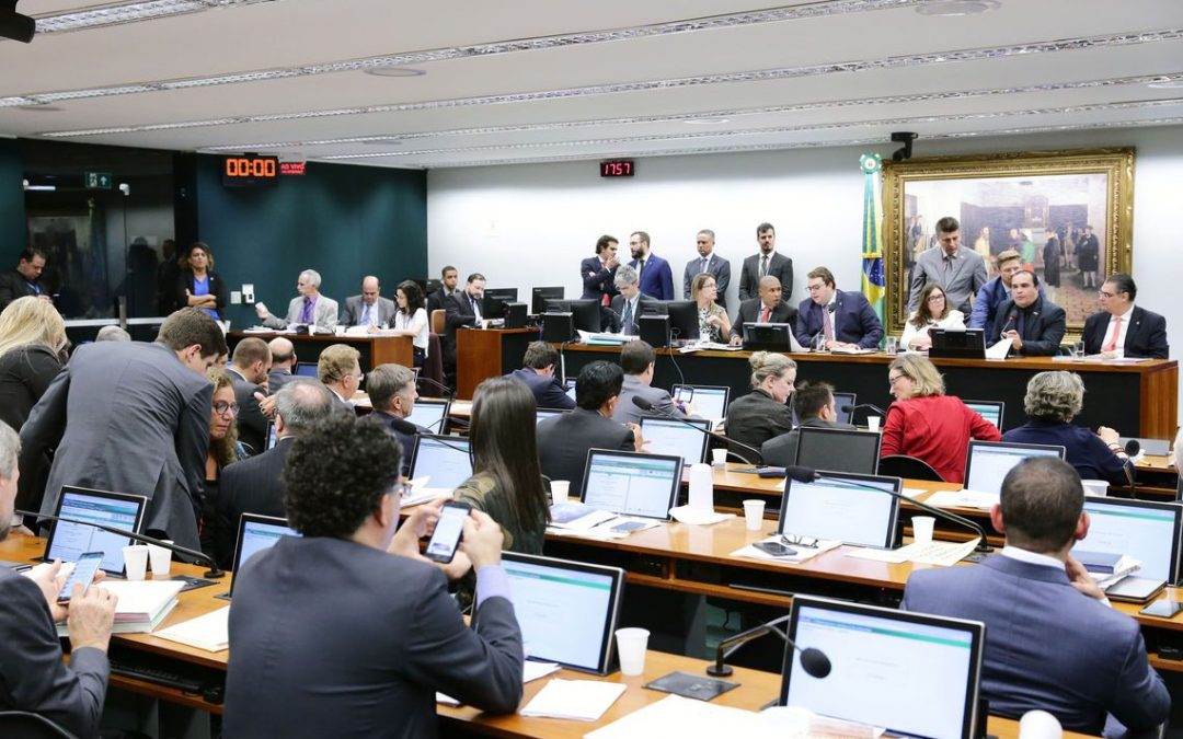 CCJ aprova parecer a favor da reforma da Previdência