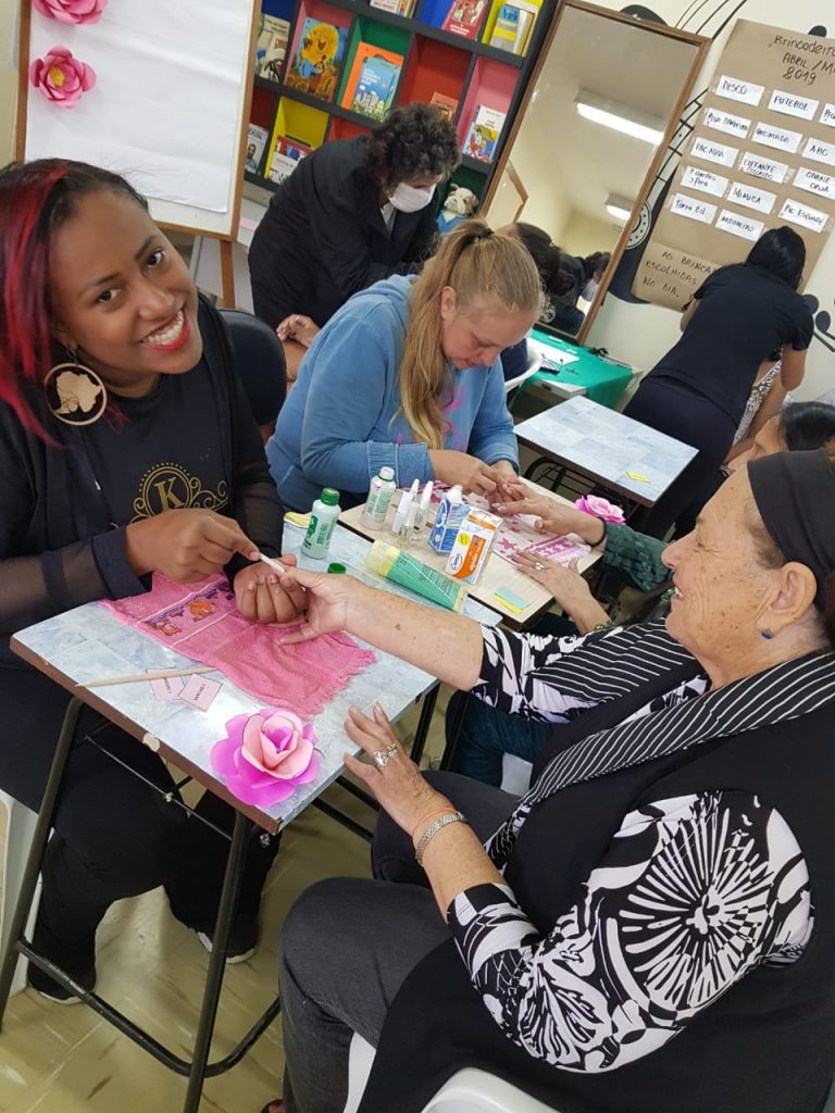 Salão de Pinhais e CRAS do Bairro Alto promovem dia de beleza voluntário. 4 kamila camargo cras bairro alto 4