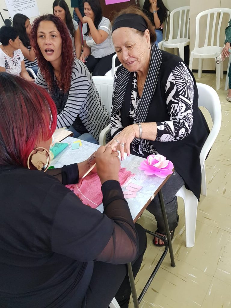 Salão de Pinhais e CRAS do Bairro Alto promovem dia de beleza voluntário. 5 kamila camargo cras bairro alto 5