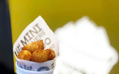 Coxinha Lovers distribui duas mil coxinhas em comemoração a abertura da quarta loja, em Curitiba