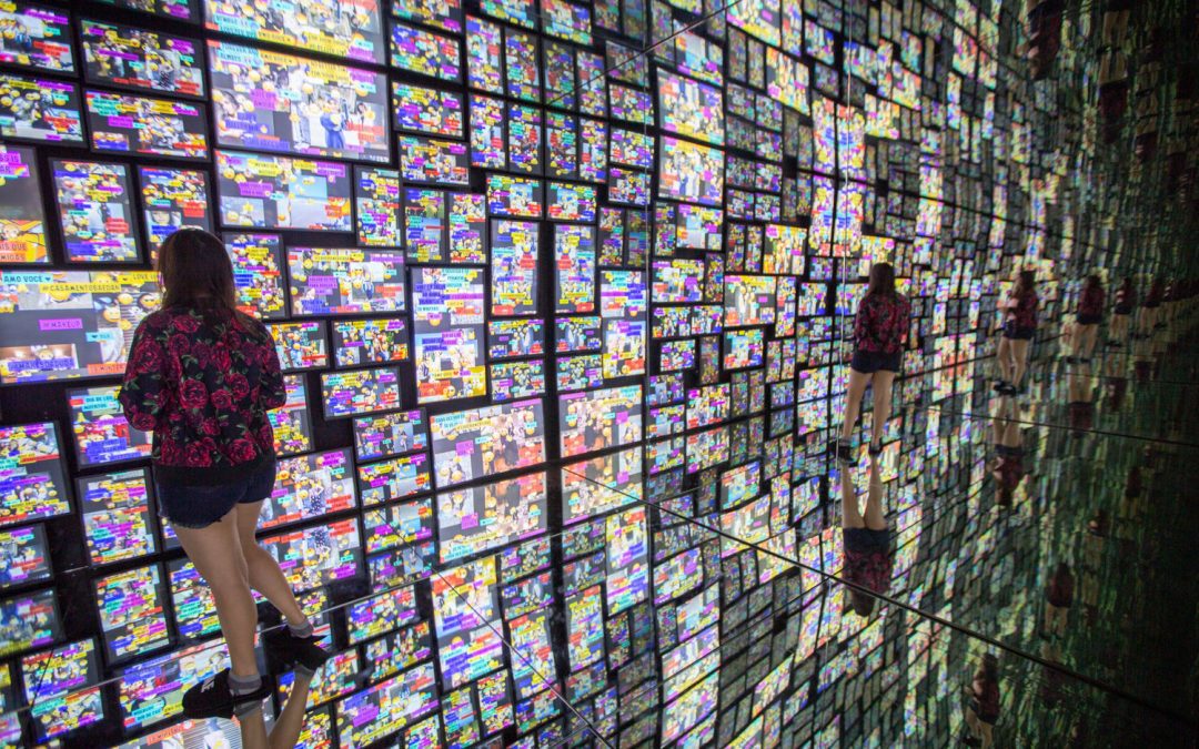 Shopping Mueller traz para Curitiba Museum of Me – um mergulho na sua alma digital