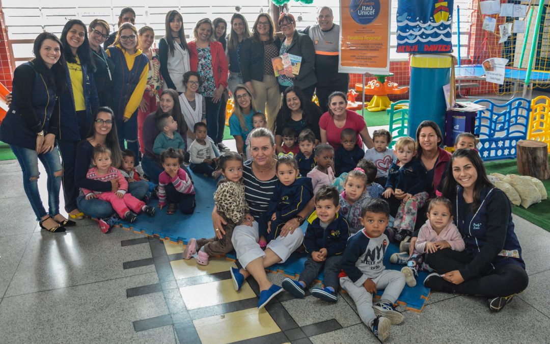Centro de Educação Infantil de Pinhais recebe ações do Projeto Leia para uma Criança