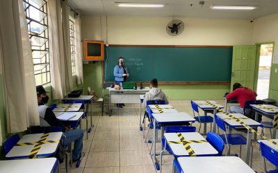 Escolas Estaduais de Pinhais voltaram às aulas presenciais no modelo Híbrido