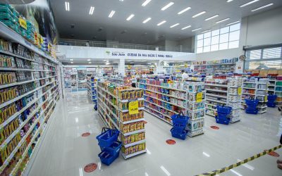 Maior rede de farmácias do Sul do Brasil inaugura primeira loja em Pinhais