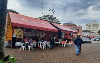 Pinhais receberá Caminhão das Profissões com oferta de serviços gratuitos e sorteio de bolsas de estudos