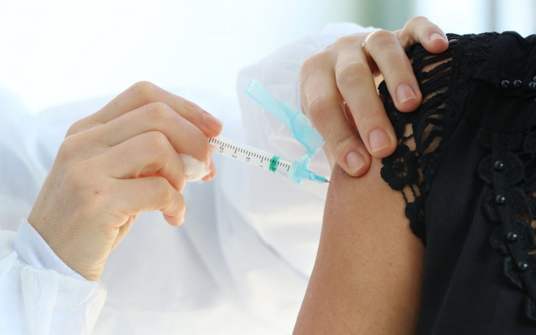 Prefeitura de Pinhais abre agendamento da vacinação contra a Covid-19 para o público de 35 anos ou mais