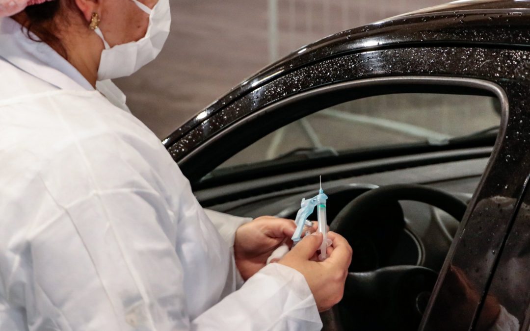 Pessoas com 31 anos já podem receber a vacina contra a Covid-19 em Pinhais