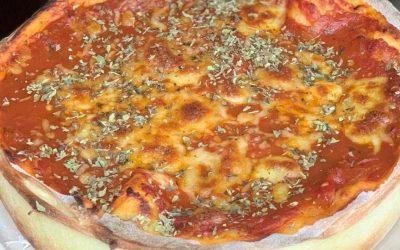 Pizzaria especializada em pizzas estufadas inaugura em Curitiba