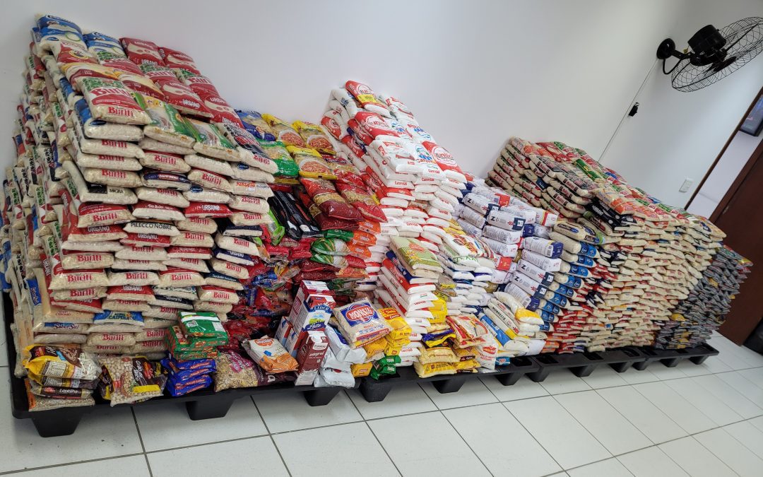 Pinhais recebe mais de duas toneladas de alimentos da Cervejaria Way Beer