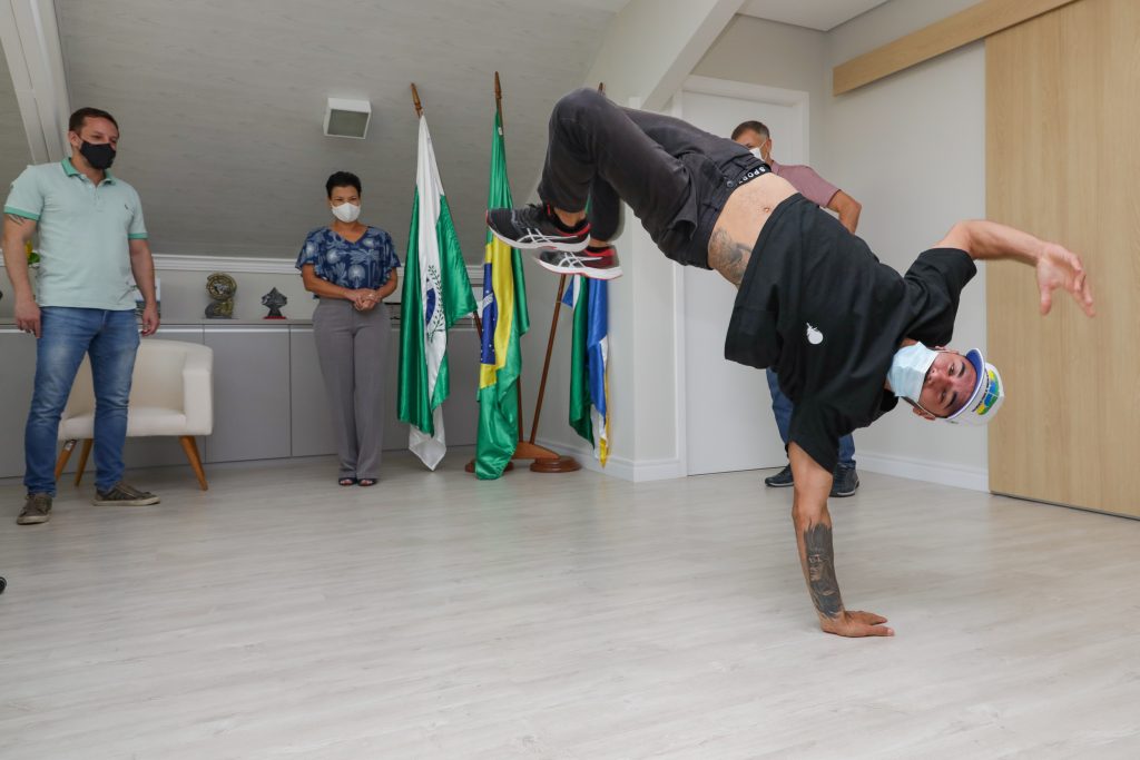 Atleta de Pinhais integra a primeira seleção brasileira de breakdance da história 1 atleta de pinhais break dance 2