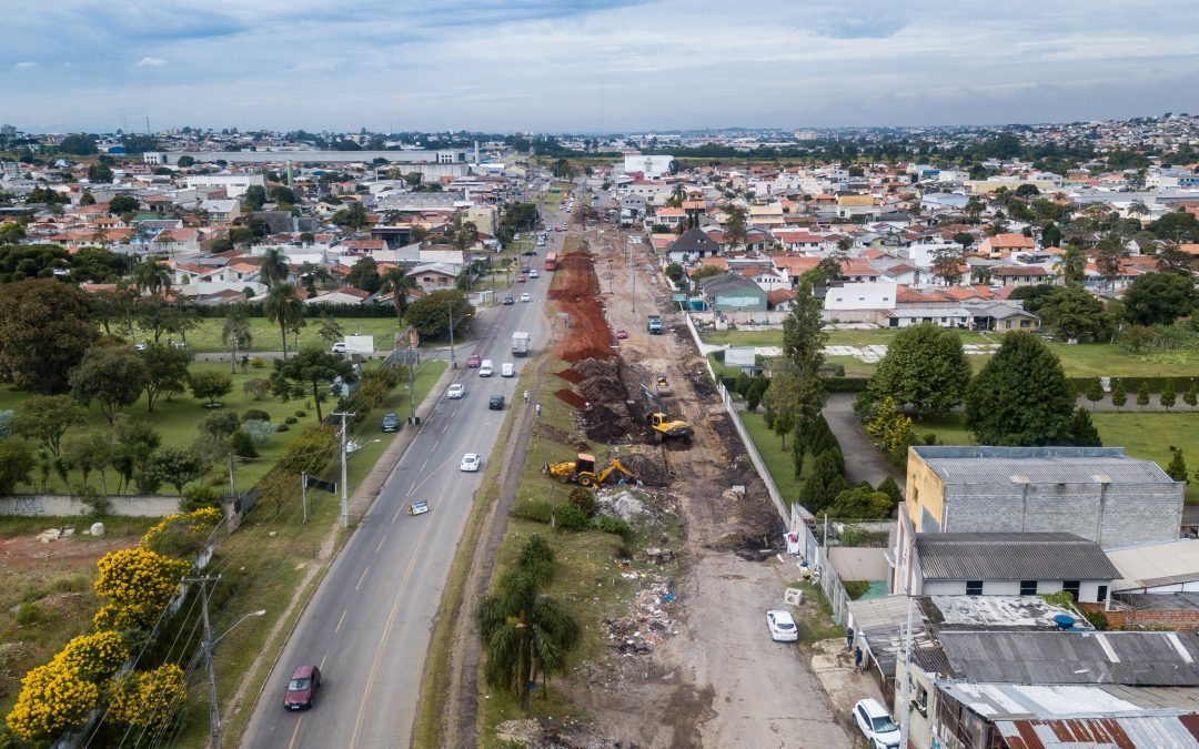 Drenagem é realizada na última etapa da duplicação da Avenida Maringá