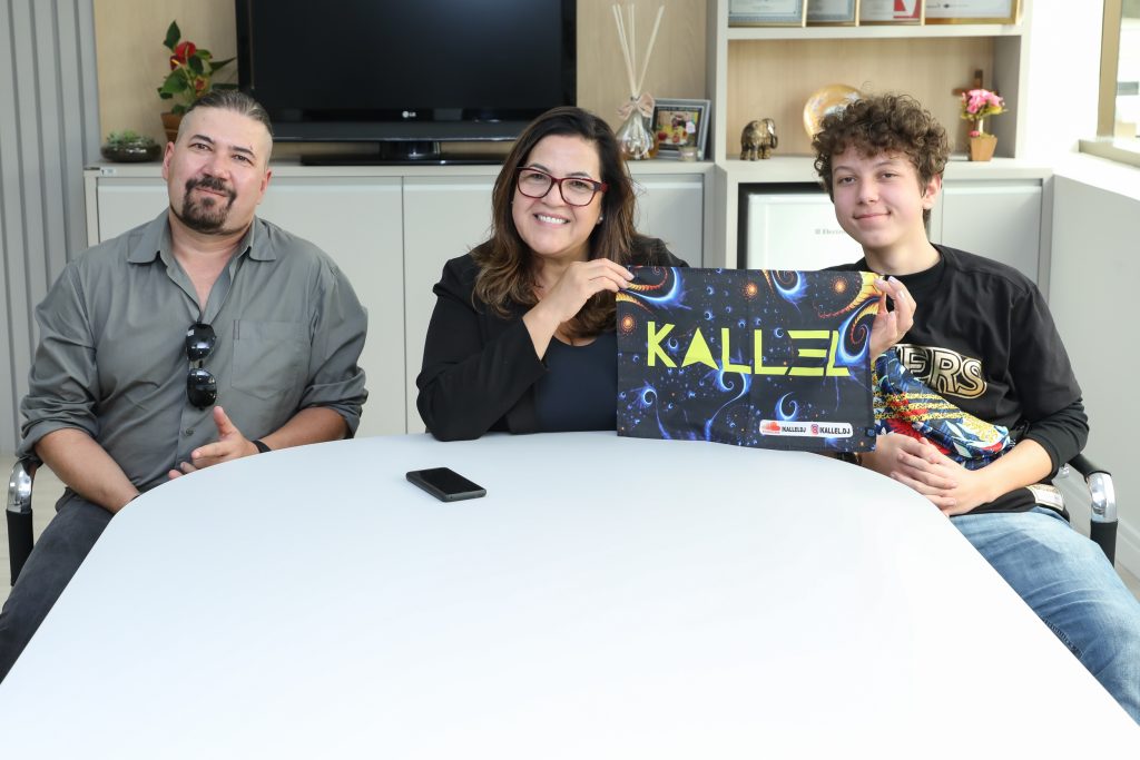 De Pinhais para o mundo, DJ Kallel é revelação da música eletrônica com apenas 13 anos 2 img 0643155F9DED18079FEBE51CAF7B3DE8F8B4BB9A