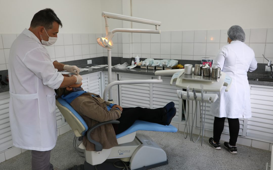 Secretaria de Saúde implanta Laboratório de Prótese Dentária no município