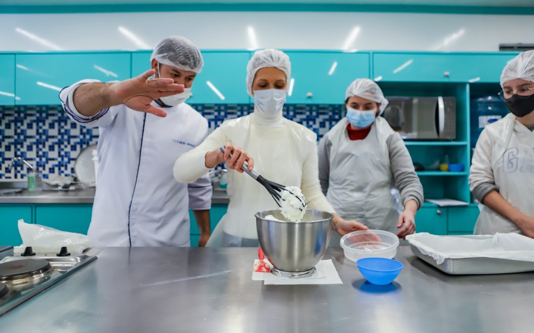 Curso de Confeitaria será ofertado de graça pela Prefeitura de Pinhais