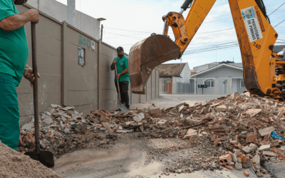 Bairro Emiliano Perneta recebe Mutirão de Limpeza e ações contra a dengue