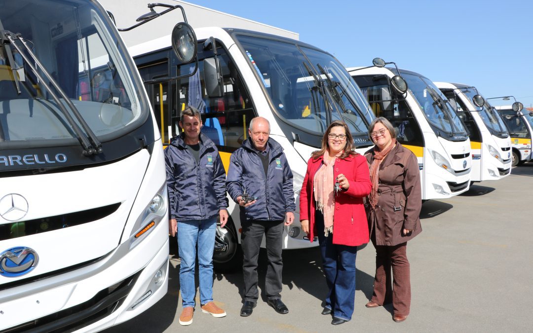 Secretaria de Educação adquire novos ônibus para o transporte escolar