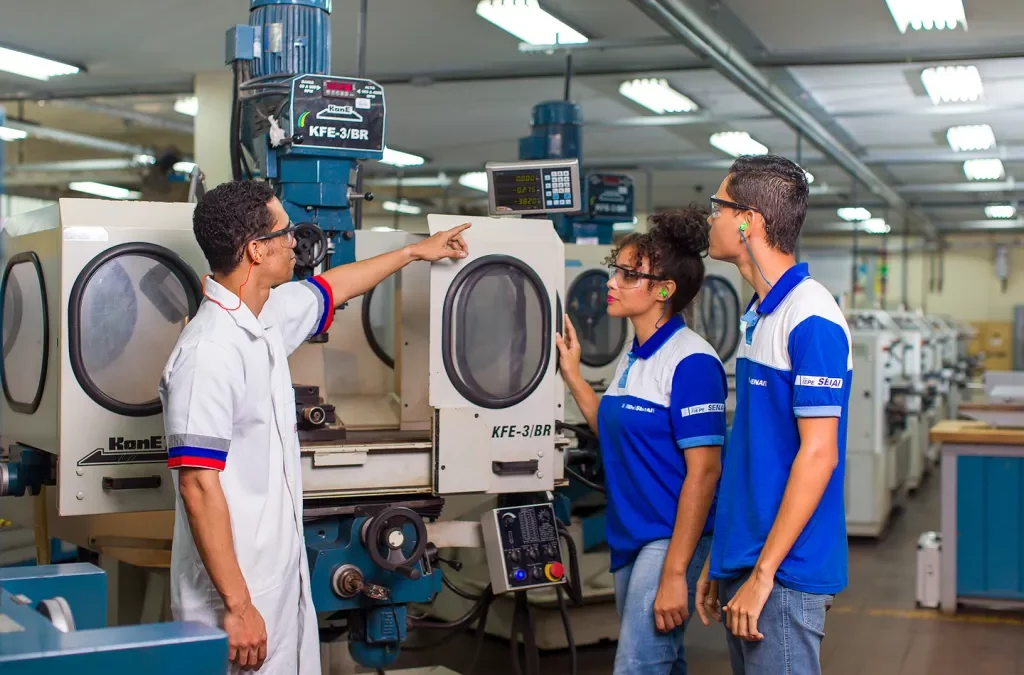 Parceria entre SENAI e SEED oferecem cursos técnicos gratuitos