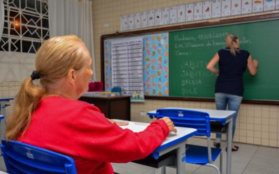 Estão abertas as matrículas para a primeira etapa da EJA em Pinhais