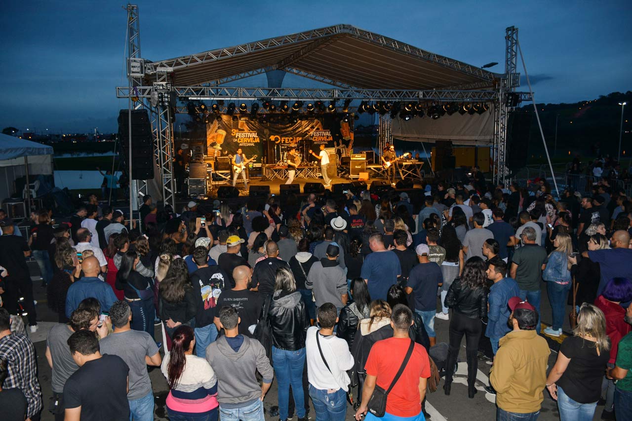 Festival da Cerveja e Fecapi unem gastronomia e música ao vivo no centro de Pinhais neste sábado (11)