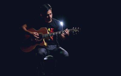 Tocar Instrumentos: 4 vantagens de aprender durante a infância