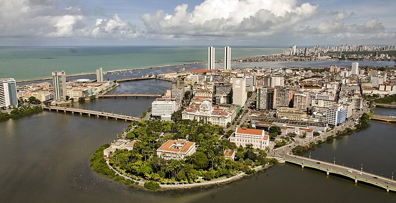 20 Destinos para o Nordeste saindo de Curitiba: Previsões de Valores e Principais Pontos Turísticos 3 Ficheiro:Antonio Vaz island - Recife, Pernambuco, Brazil (cropped).jpg