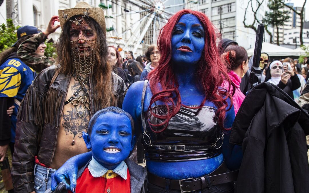 Folia de Curitiba terá desfile de 10 escolas de samba e Marcha Zombie Walk