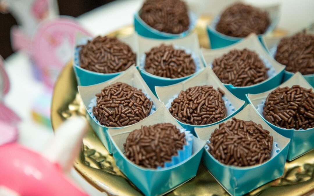 Brigadeiro Gourmet: O doce que virou febre e pode ser a sua nova fonte de renda!