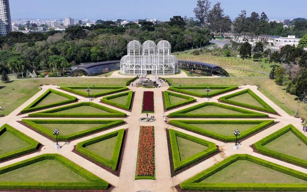 Descobrindo Curitiba: Um Guia Essencial para Visitantes da Capital Paranaense