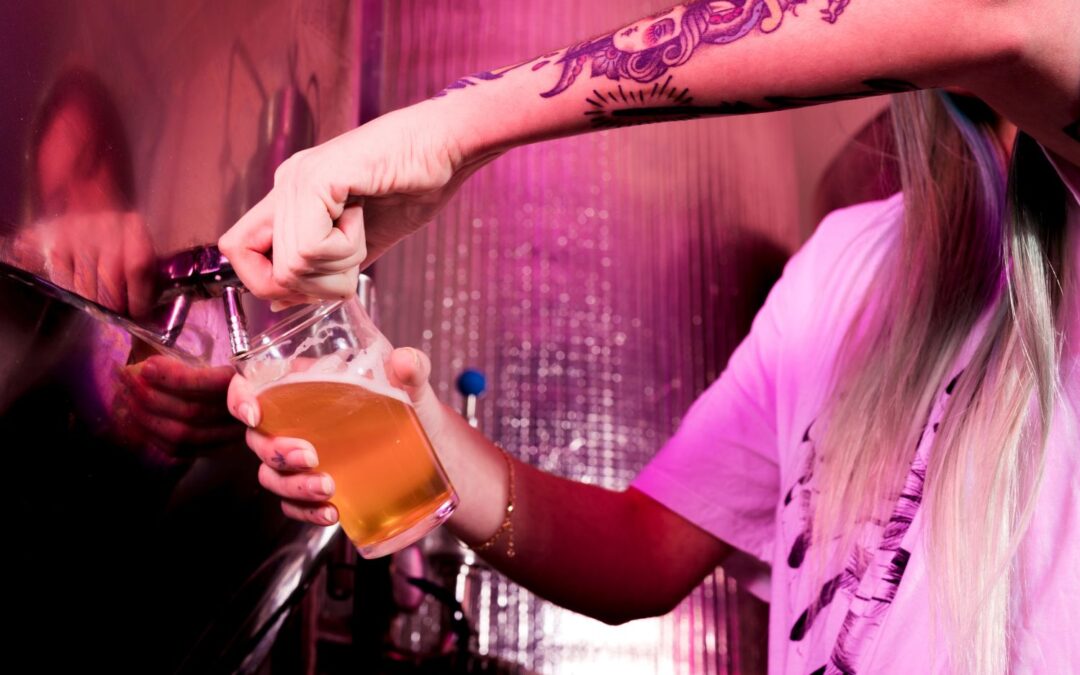 Disco Way: Festa anos 70 agita a Way Beer em Pinhais com música, cerveja e diversão para toda a família