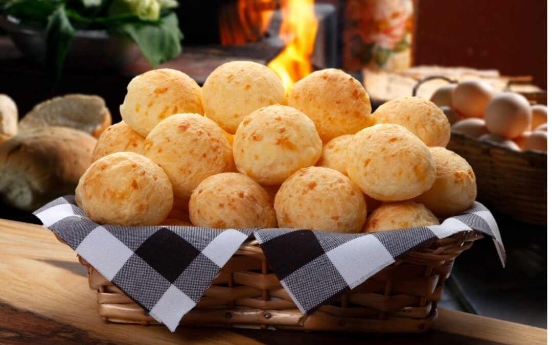 Receita de Pão de Queijo Mineiro Perfeito: Fofinho por Dentro, Crocante por Fora!