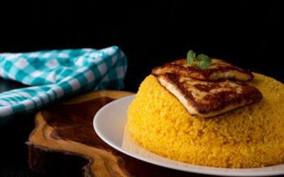 Cuscuz nordestino com queijo coalho – Simples, rápido e recheado de Sabor