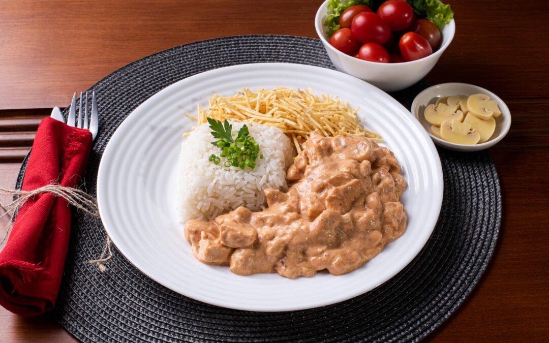 O Segredo do Strogonoff de Carne Perfeito: Cremoso e Saboroso como o de Restaurante!