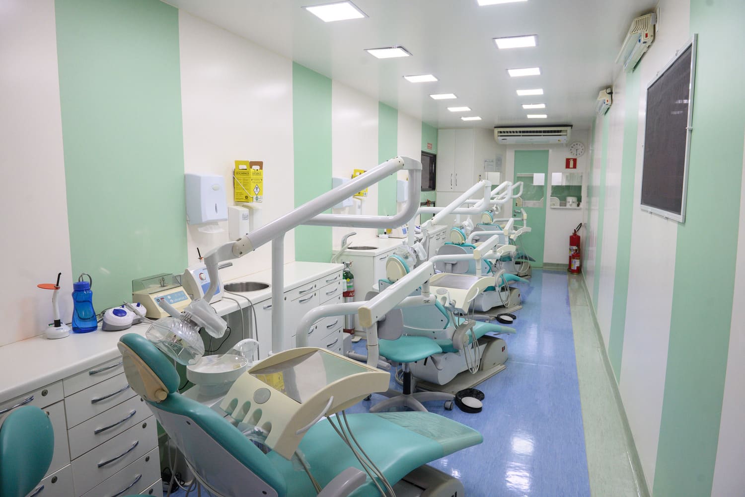 Unidade Móvel OdontoSesc leva atendimentos odontológicos gratuitos a PinhaisPR