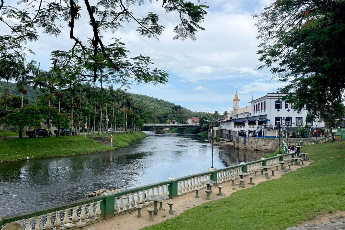 5 Destinos Incríveis para um Bate e Volta Perfeito Perto de Curitiba 1 ponte morretes